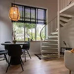 De Oude Melkfabriek 4* Валкенсвард